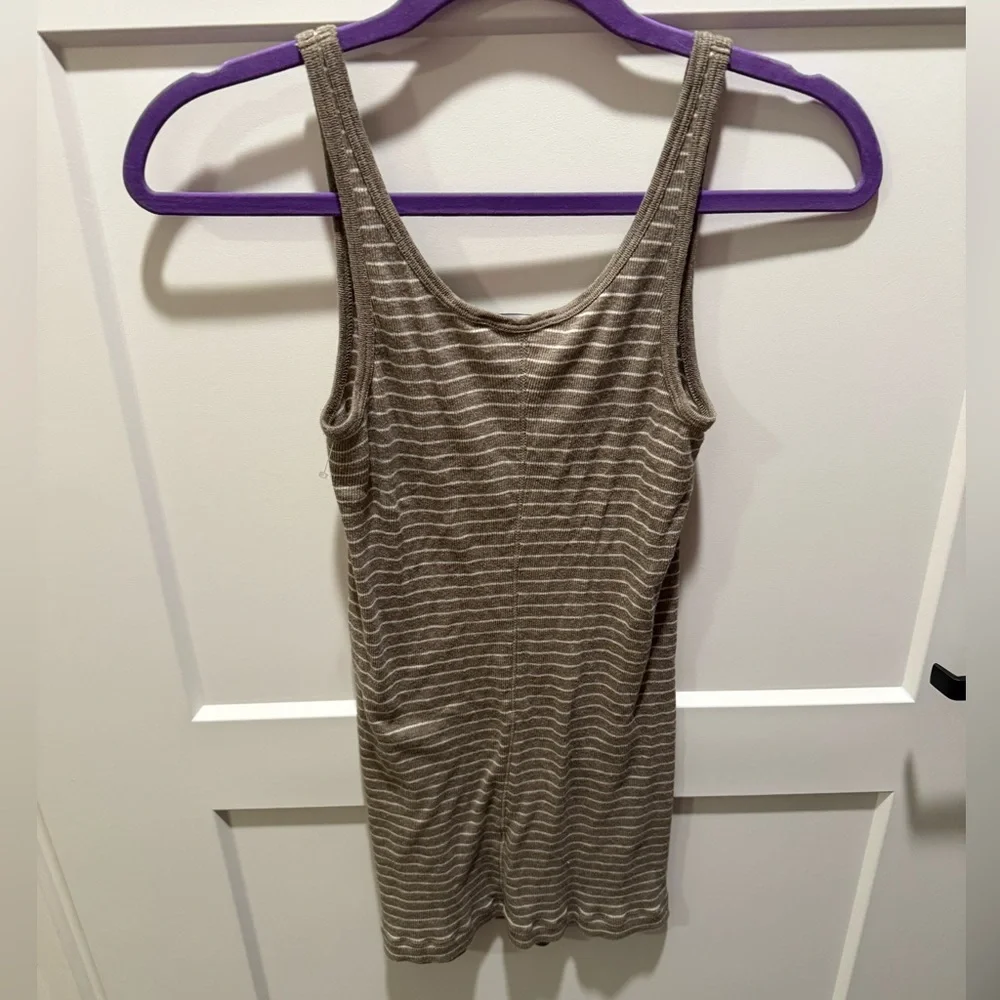 Vince Striped Tank Top Size Large Brown White Sleeveless Scoop Neck Knit